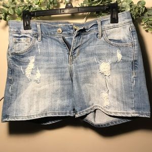 Old Navy Light Wash Boyfriend Shorts Size 2